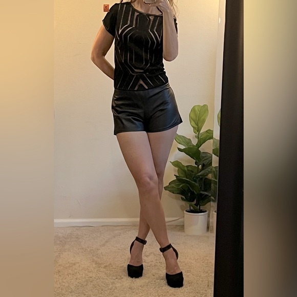 NWT Faux Leather & Lace Short Sleeve Romper - Picture 6 of 16